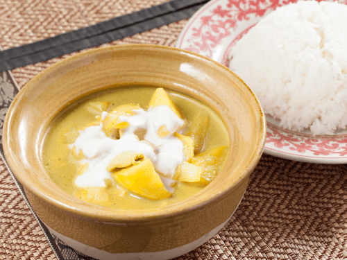 Kaeng kari chicken