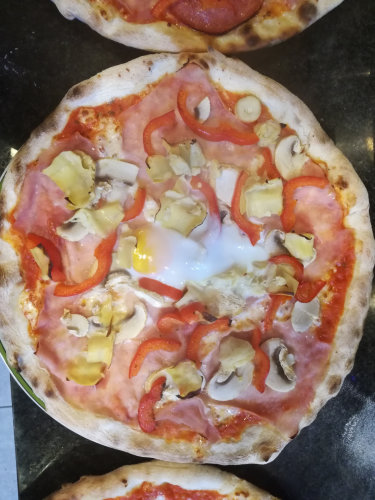 Pizza capricciosa
