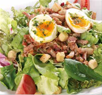 Salade met spekreepjes