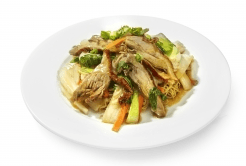 Stir-fried noodles with lacquered duck