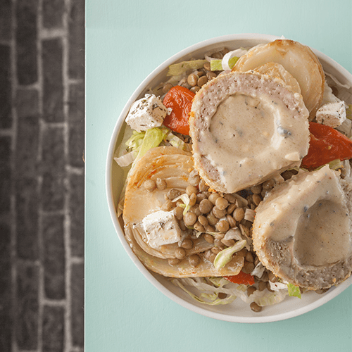 Crispy chicken with our tasty salad