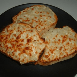 Pain à l'ail avec fromage 4 pièces