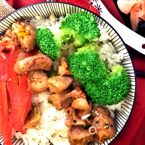Donburi with teriyaki chicken and vegetables