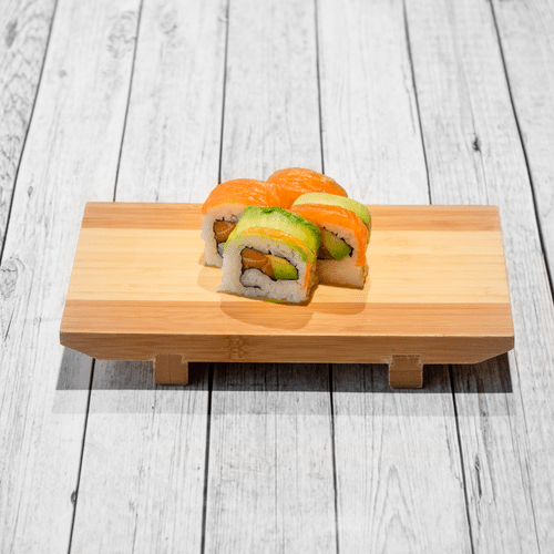Rainbow Roll mit Lachs (4 Stück)