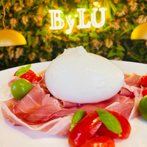 Burrata Con Prosciutto Crudo E Pomodorini