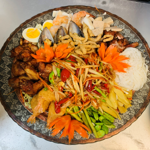 Special Som Tam Platte für 4 Personen