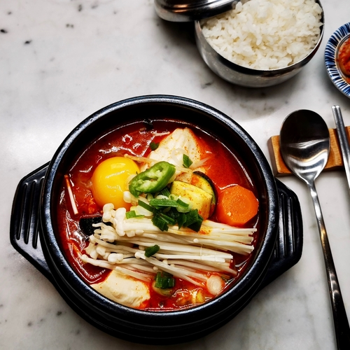 Sundubu Jjigae (Ragout Pimenté au Tofu Soyeux)
