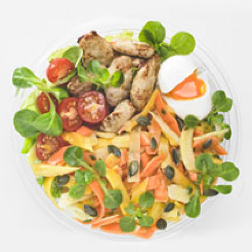 Salade Poulet Trio de Carottes & Œuf Poché
