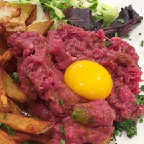 Tartare de Bœuf Coupé aux Couteaux et Préparé par Nos Soins