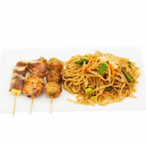 P4-Nouilles Sautées aux Légumes et 3 Brochettes