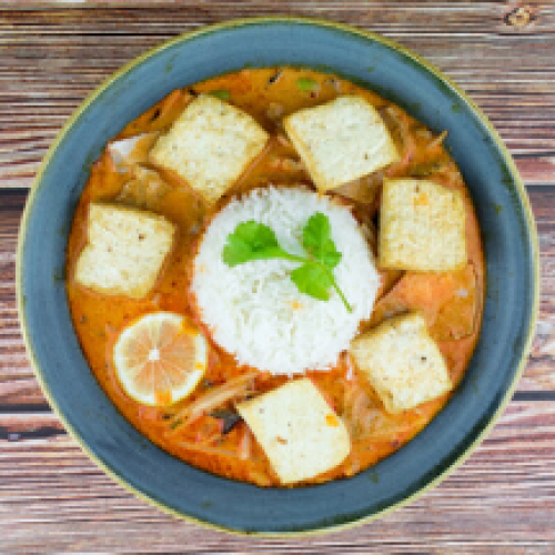 Légumes et Tofu au Curry et Riz