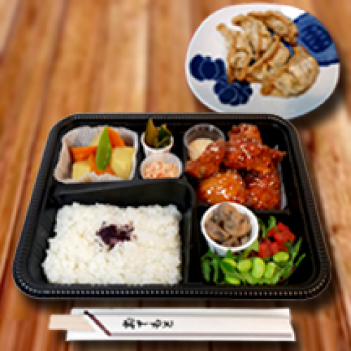 Formule Bento Karaagé Piquant et Gyoza au Viande x5