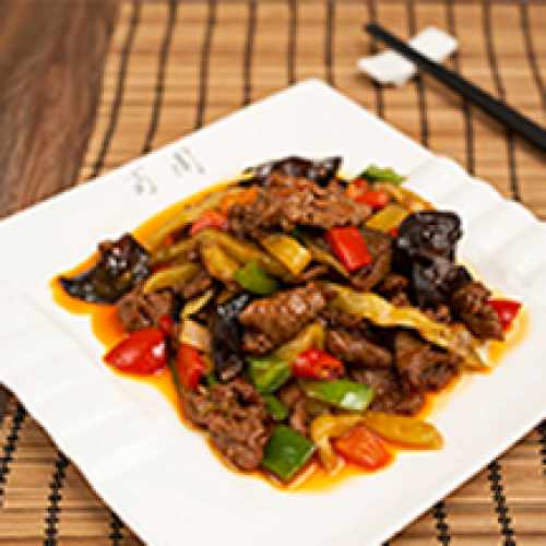 Boeuf Sauté avec Piments Marinés