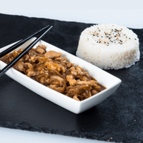 PLA1 - Poulet aux Oignons Émincé avec Riz
