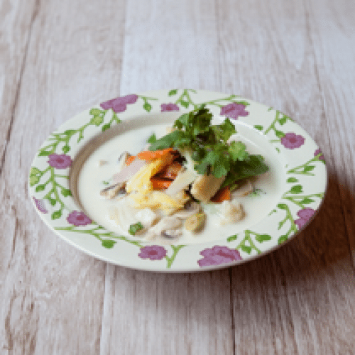 Soupe de légumes au lait de coco et galanga