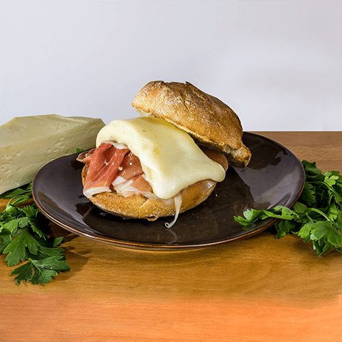 Sande de presunto com queijo da serra