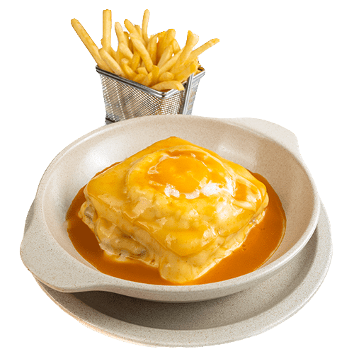 Francesinha com ovo e batata