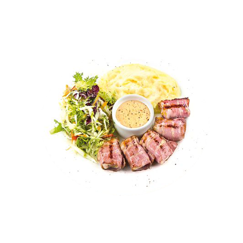 Frigarui de pui in bacon cu piure de cartofi