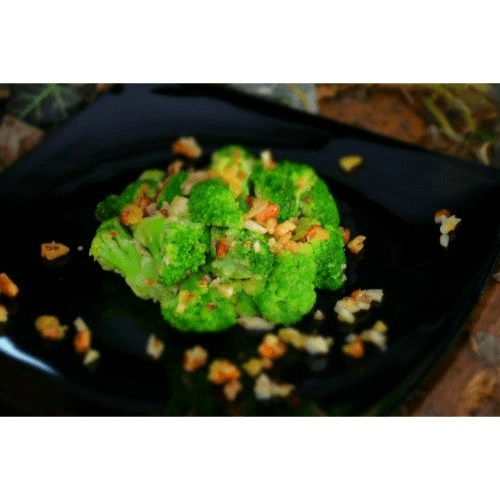 Broccoli cu nuci si usturoi