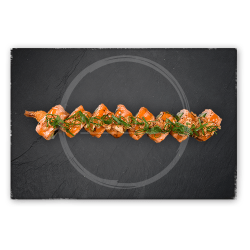 Flamed salmon roll