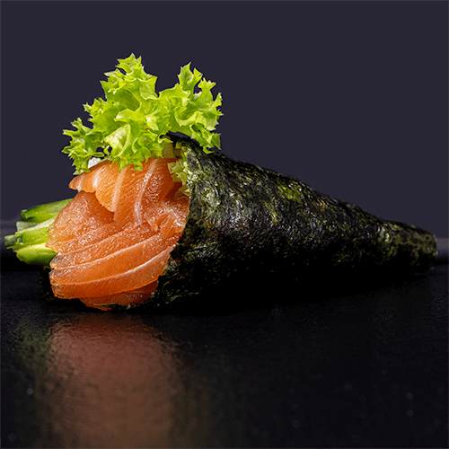 Salmon handroll