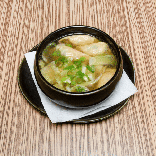 Soupe aux raviolis de crevettes