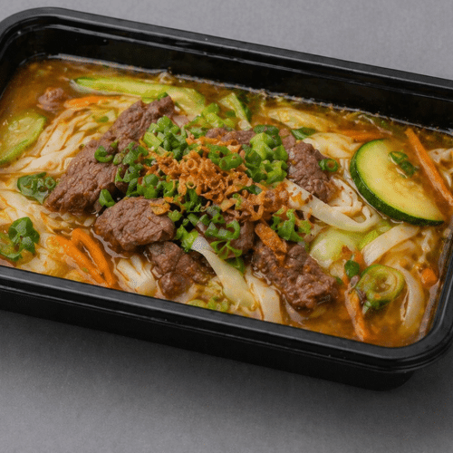 Soupe de nouilles aux bœuf et légumes (plat)