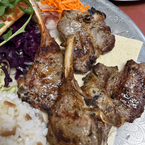 Côtes d'agneau grillées