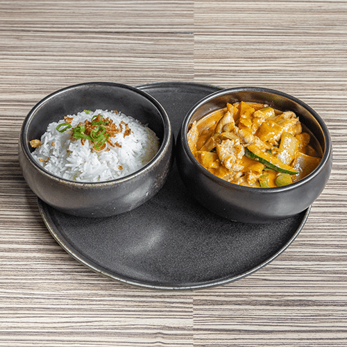 Chicken red curry with coco cream