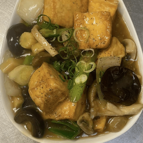Tofu aux légumes variés