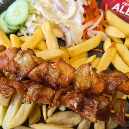 Plat brochettes de viandes