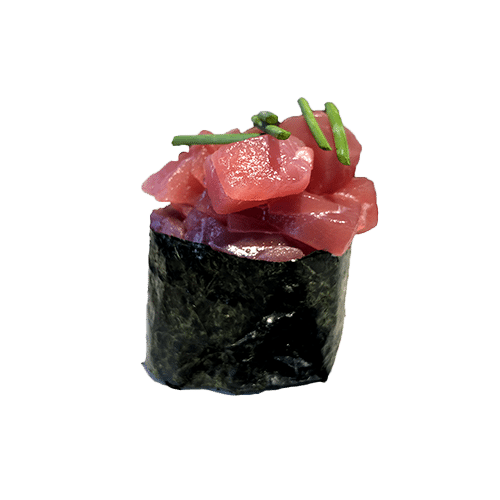 Sushi tuna tartar with onion