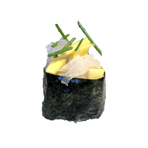 Sushi sea bream tartare with mango and onion