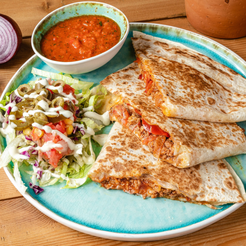 Chili con carne quesadillas
