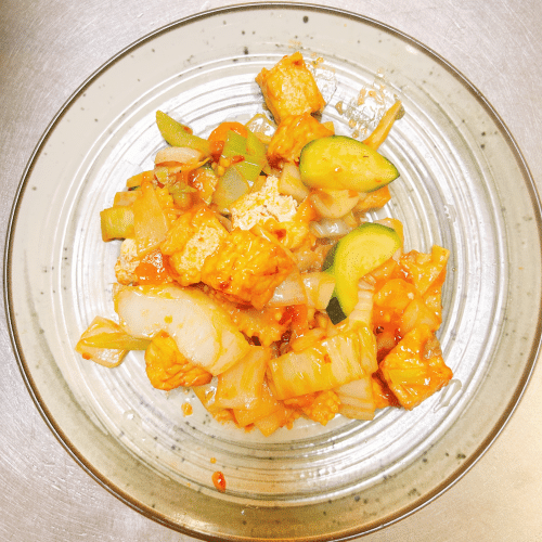 Gezouten pikante tofu met groenten
