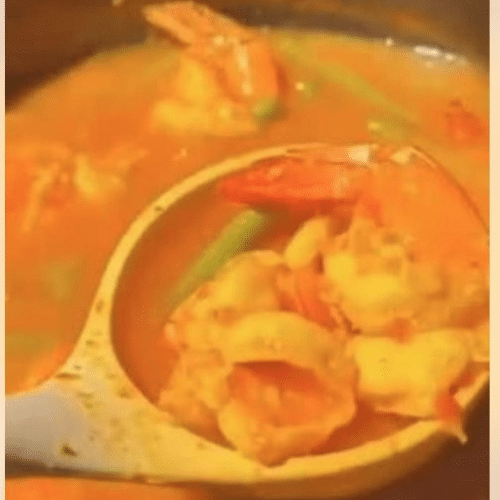 Garnalen met diverse groenten in Thaïsaus