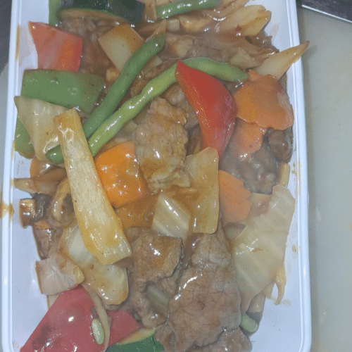 Runderlapjes met diverse groenten in gonbaosaus