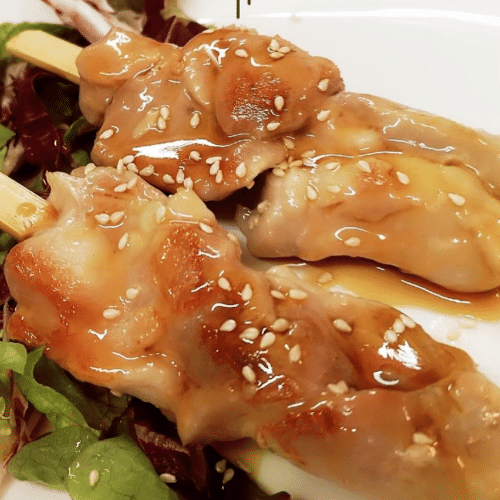 Brochettes de poulet sauce teriyaki, sésame