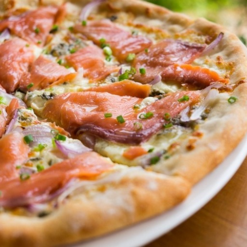 Pizza creamy salmon
