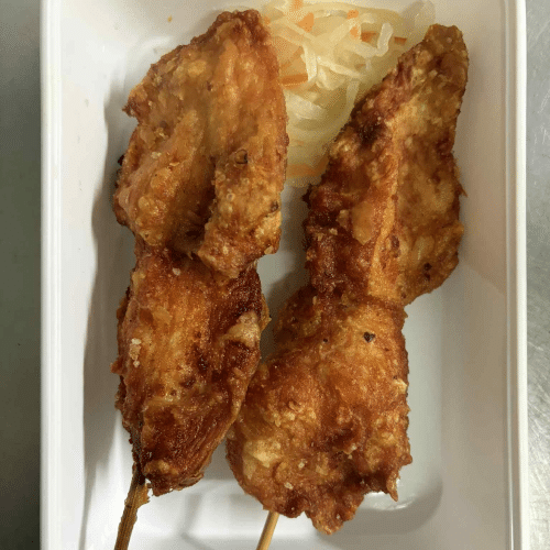 32. Kipsaté (2 stuks)