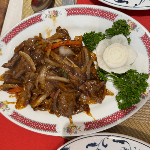Boeuf sauté aux oignons