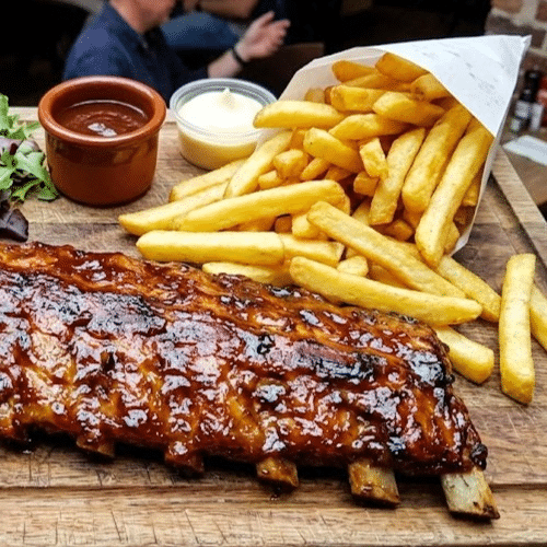 Ribbetjes met frietjes