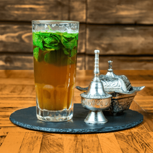 thé à la menthe avec gâteaux marocain 4piece ou amande