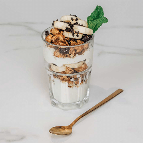 Granola & yoghurt (banaan - chocolade)