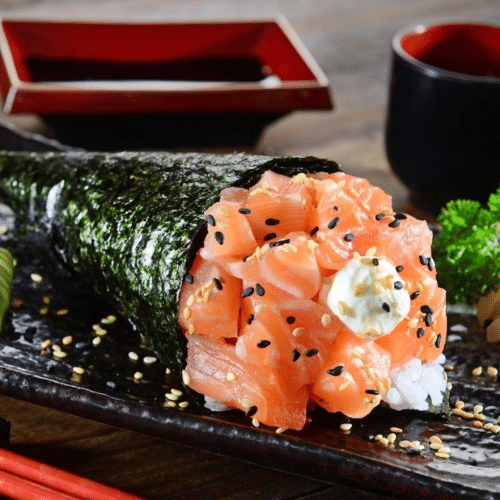 Temaki pikante zalm komkommer