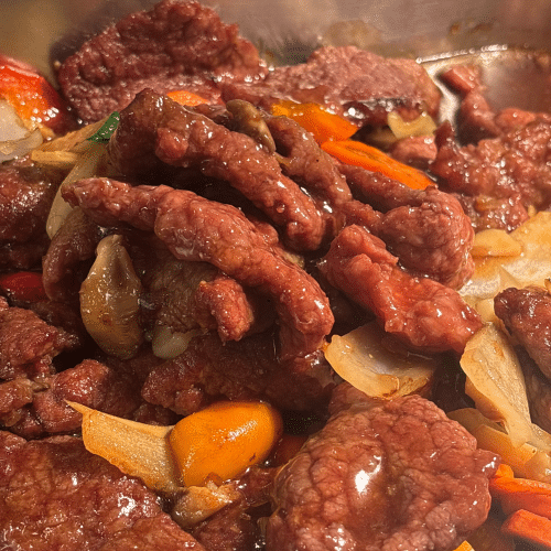 Filet de bœuf sauté aux légumes de saison