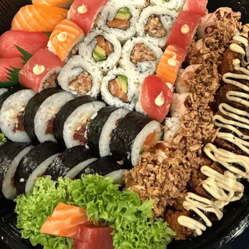 Boot hachi (zalm/ tonijn speciaal - 50 stuks - 2 personen)