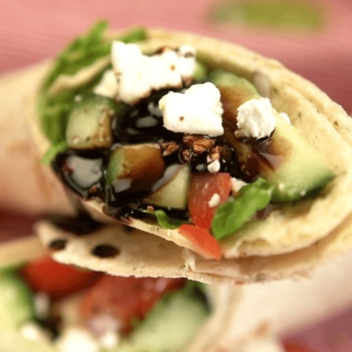 Feta cheese and hummus wrap (koud, vegetarisch)