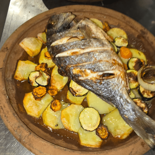 Peshk i pjekur në kripë