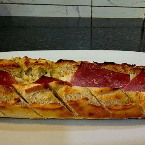 Lookbrood met ham en kaas